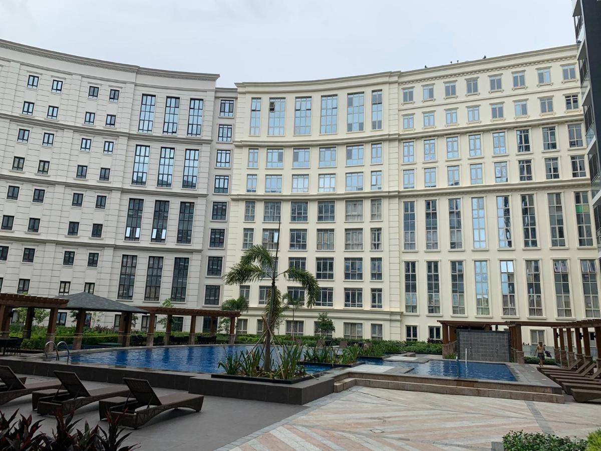 Eighty One Newport Boulevard Manila Exterior foto